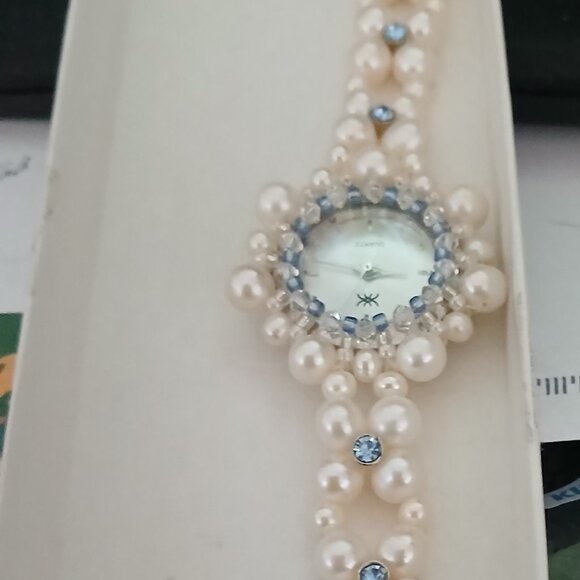 NWOT Vintage Faux Pearl and Beads with Blue Accents Ladies Dress Watch with Case - Picture 6 of 7